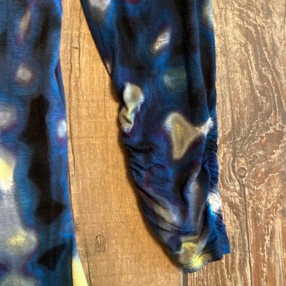 🆕 Bisou Bisou Multicolor Abstract Blouse - Picture 4 of 10